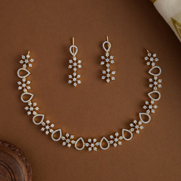 Gleam Floral Necklace set